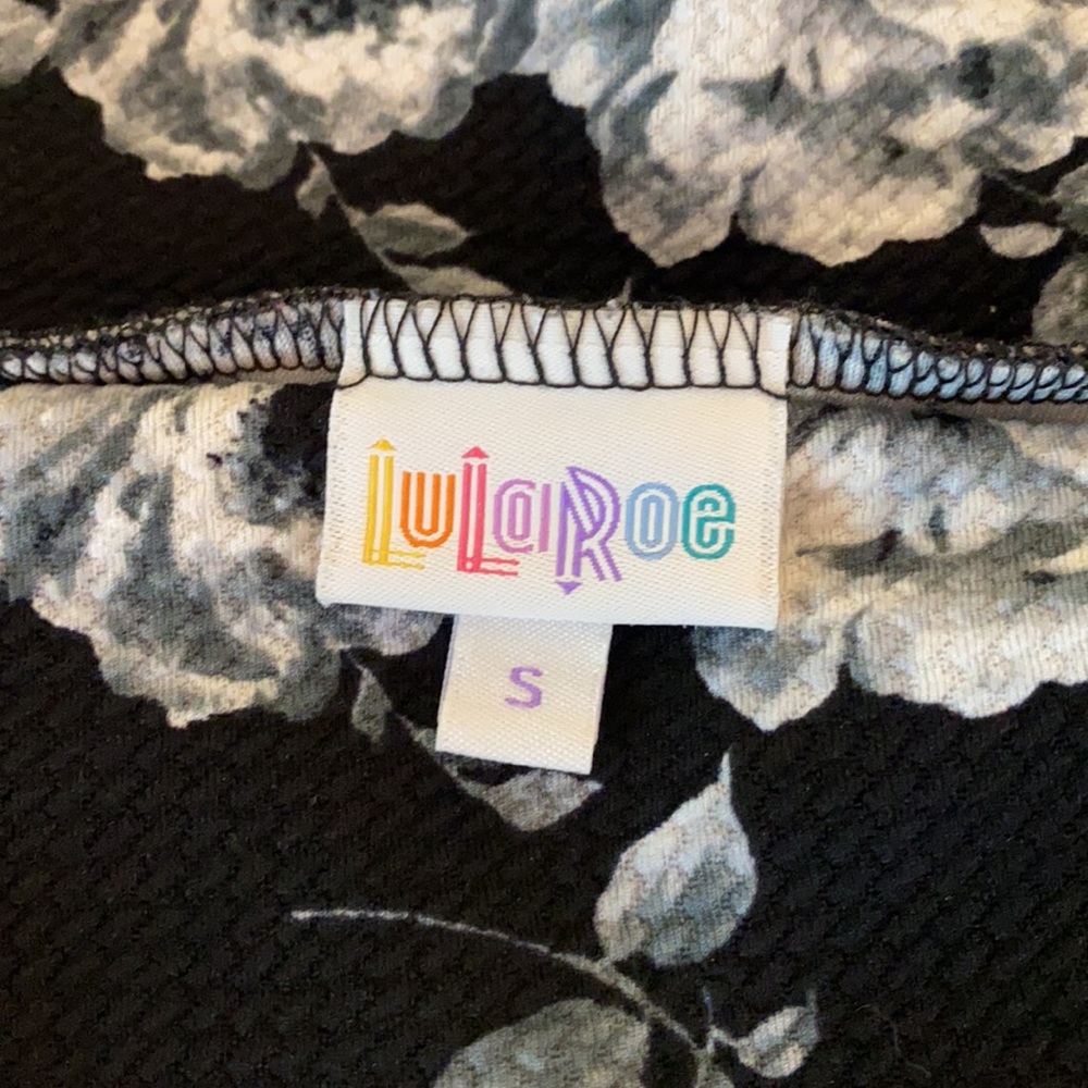 Lularoe S Cassie - Picture 2 of 2